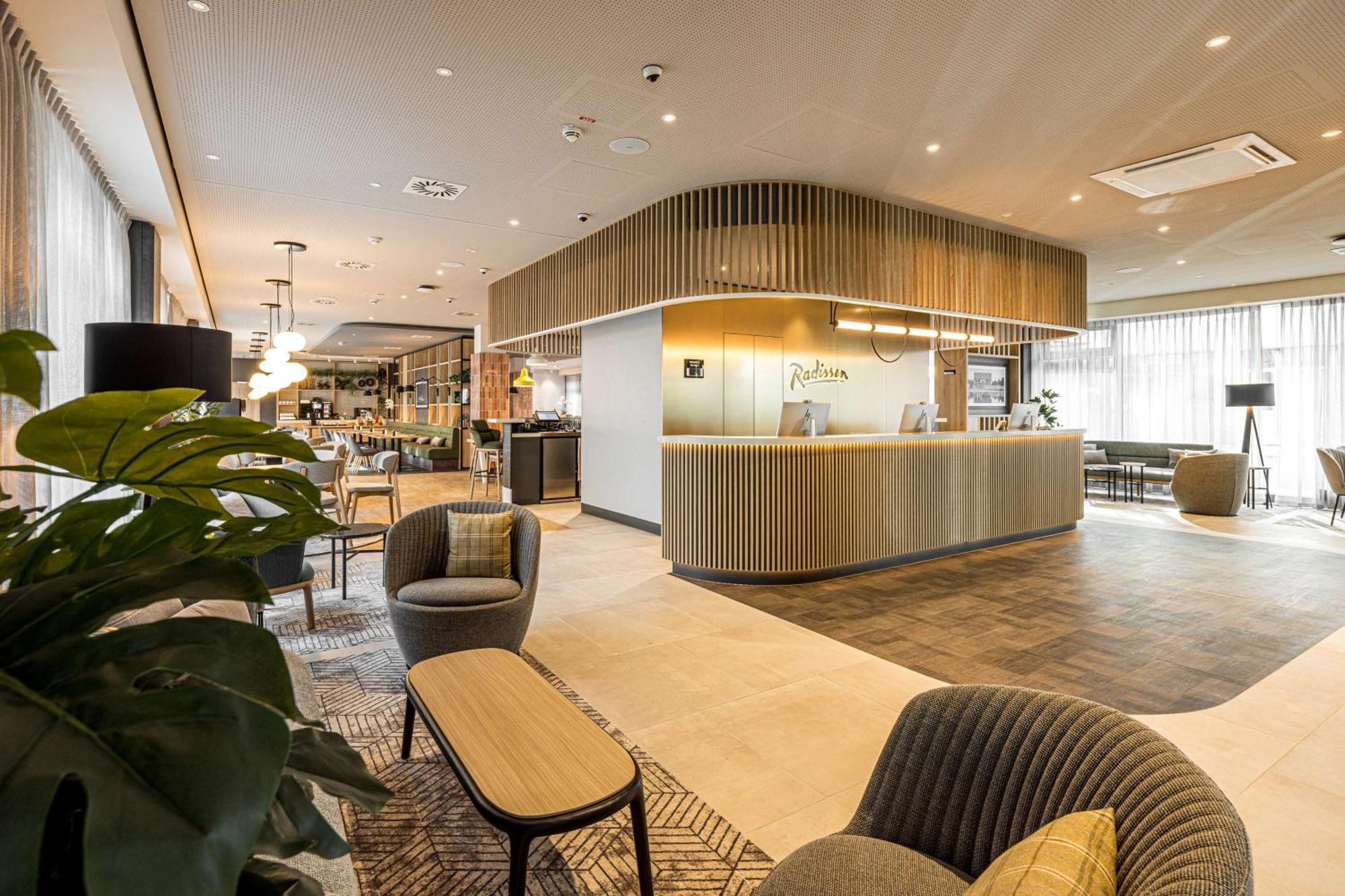 Radisson Hotel لبسيا المظهر الخارجي الصورة