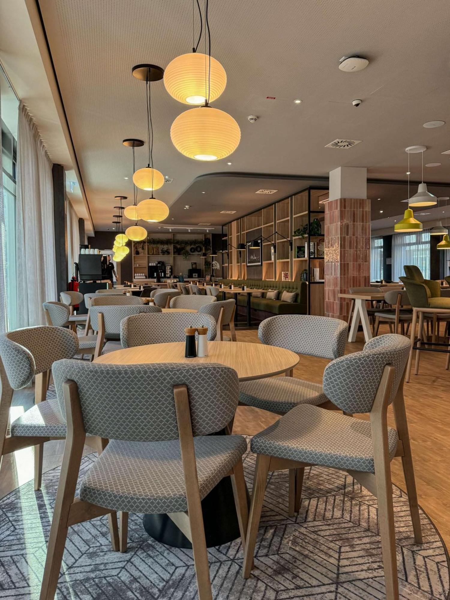 Radisson Hotel لبسيا المظهر الخارجي الصورة