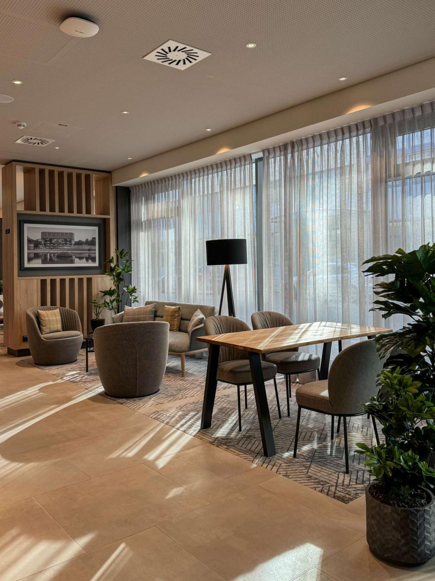 Radisson Hotel لبسيا المظهر الخارجي الصورة